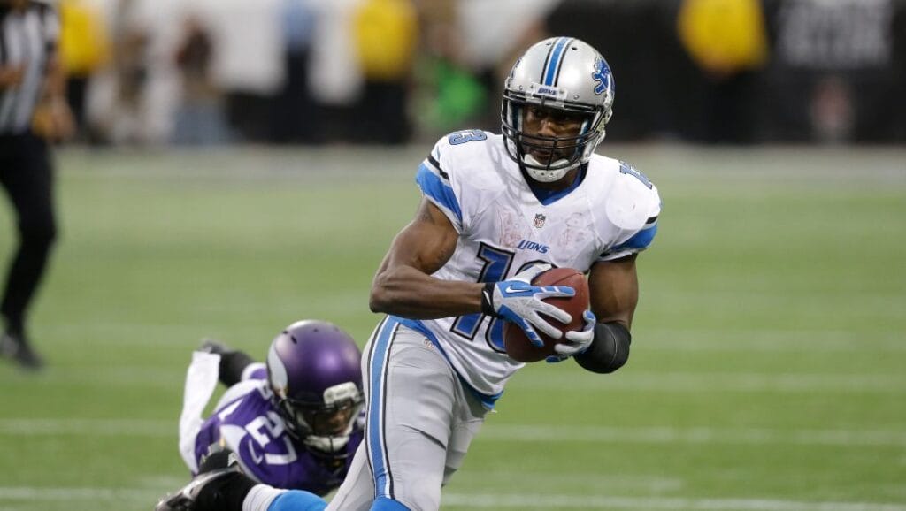 during the second half of an NFL football game, Sunday, Dec. 29, 2013, in Minneapolis. The Vikings won 14-13.