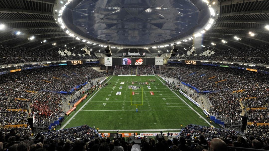 The Montreal Alouettes and the Calgary Stampeders face off during third quarter CFL Grey Cup action on Sunday, Nov. 23, 2008 in Montreal.
