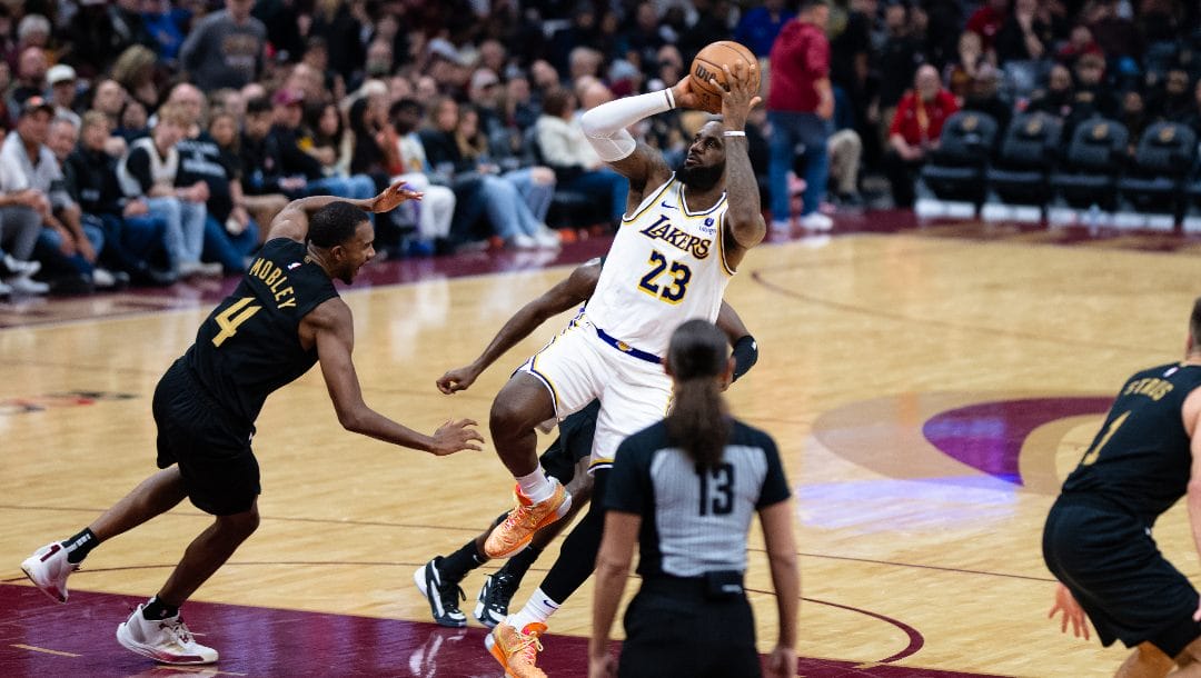 Lebron James during a Cleveland Cavaliers vs Los Angeles Lakers game on 25 November 2023